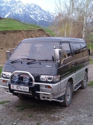 Mitsubishi: Mitsubishi Delica: 1994 г., 2.5 л, Автомат, Дизель, Минивэн