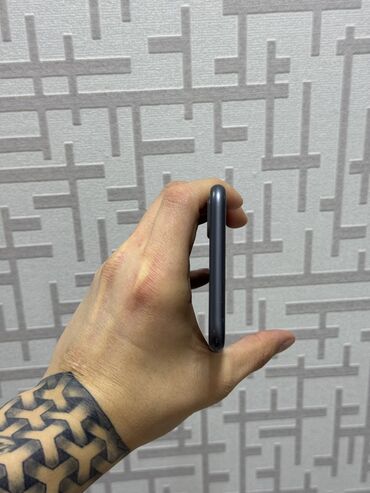 Apple iPhone: IPhone 8 Plus, 64 GB, Space Gray, Barmaq izi — 5