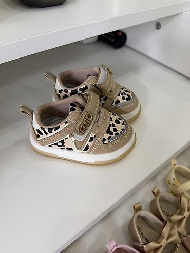 Uşaq idman ayaqqabısı – bej rəngdə, leopard naxışlı Yenidir,40 manata lalafo.az -da — 6 Uşaq idman ayaqqabısı – bej rəngdə, leopard naxışlı Yenidir,40 manata — 6