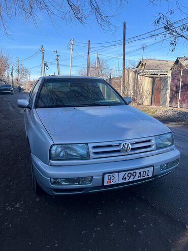 Volkswagen: Volkswagen Vento: 1995 г., 1.8 л, Механика, Бензин, Седан — 2