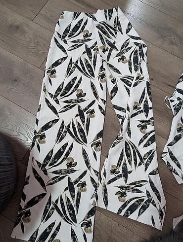 comma pantalone: Komplet pantalone + top bez rukava, sa printom tropskih listova i — 1