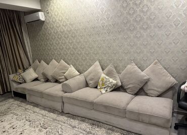 угловой диван со столом ош: Угловой диван, C подушками