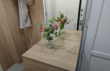 Süni güllər: Süni gül Pionlar ve Evkalipt yarpaqları sapaqlı. Plastik güllər dəsti — 9