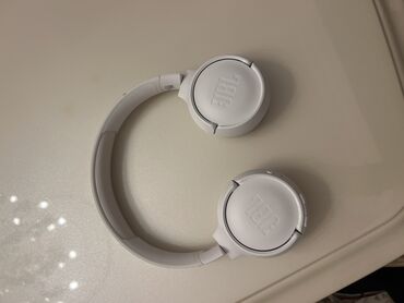 böyük ölçülü kişi idman kostyumları: Casque jbl,tezediler 1-2 defe qeyindim,aerpods aldim qore satiram