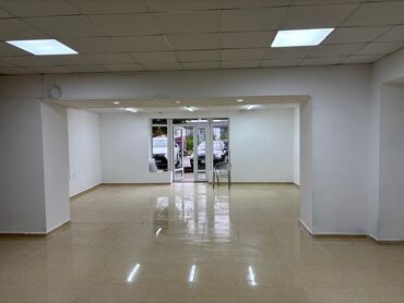 аренда помещения для швейного цеха: Сдаю Магазин, В жилом доме, 70 м² Не действующий, Без оборудования, С ремонтом, Вода, Канализация, Отопление, 1 линия