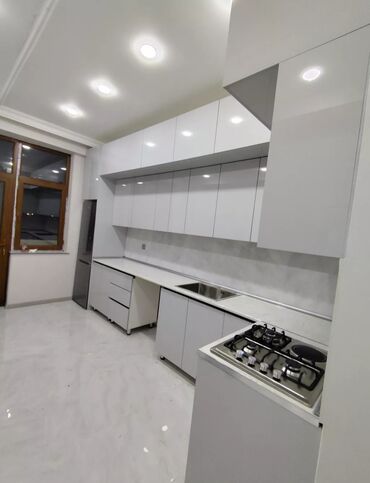 Sifarişlə mətbəx mebeli: Sifarişlə mətbəx dəsti, Özü çəkən petlələr, Sadə laminat, Kredit var, Rayonlara çatdırılma, Pulsuz çatdırılma — 13