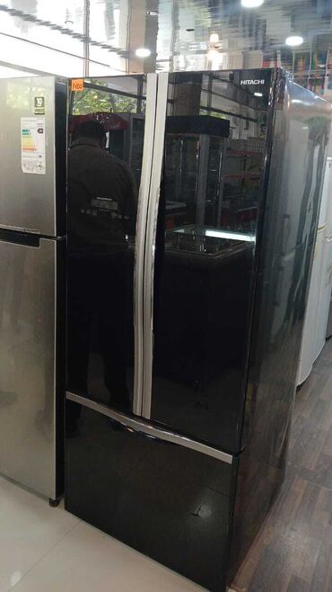 Soyuducular: İşlənmiş 2 qapılı Hitachi Soyuducu Satılır, rəng - Qara, Dispenserli