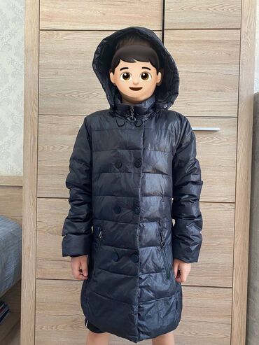 обувь мужская зима: Куртка на мальчика на 9-11 лет чёрного цвета,подойдёт на холодную