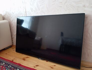 shivaki 109 ekran smart android 9: Regal LED televizor - Təxminən 40–43 düym diaqonallı, nazik çərçivəli