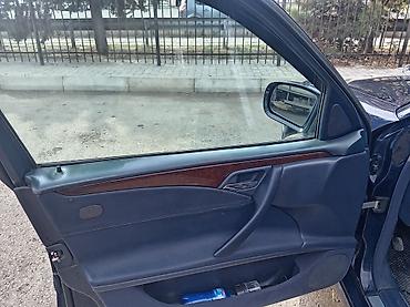 quba teker: Mercedes-Benz E-Class (W210) sedan - Kuzov: 4 qapılı sedan, tünd mavi — 10