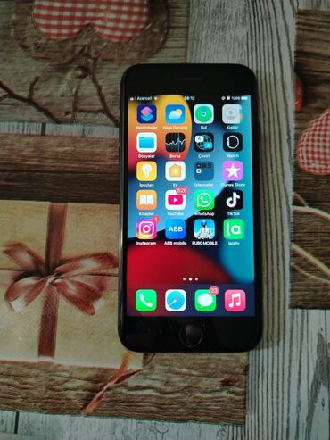 i̇phona 7: IPhone 7, 32 GB, Qara, Barmaq izi, Face ID