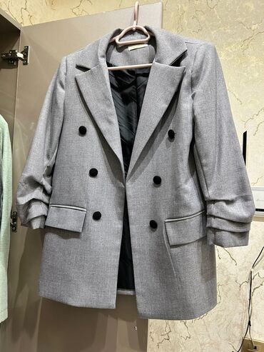 cins pencekler instagram: Gümüş-boz rəngli qadın blazer-jaket - Klassik, qırxılmış dizayn;