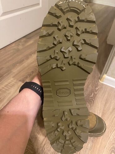 Botinkalar: Sarı Botinka satılır. Amerika istehsalıdır, yenidir. 42 razmer / — 3