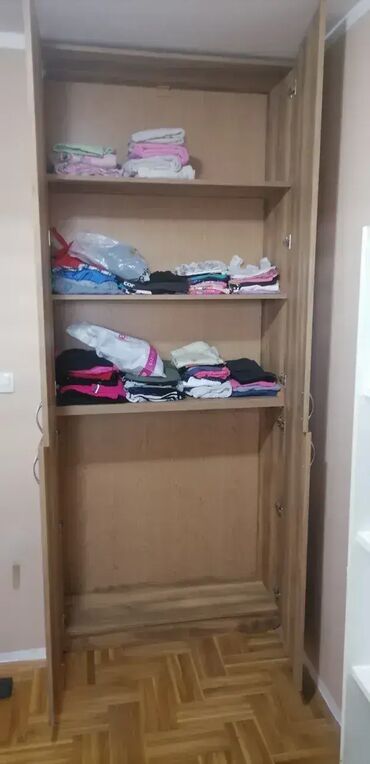 Ormari: Ormar 41 📌 Specifikacije: Materijal: Univer ploča Debljina: 18 mm — 6