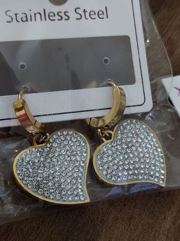 Sırğalar: Mağaza bağlanıb əldə qalan bujuteriyalar ucuz qiymətə satılır -da lalafo.az — 17 Sırğalar: Mağaza bağlanıb əldə qalan bujuteriyalar ucuz qiymətə satılır — 17