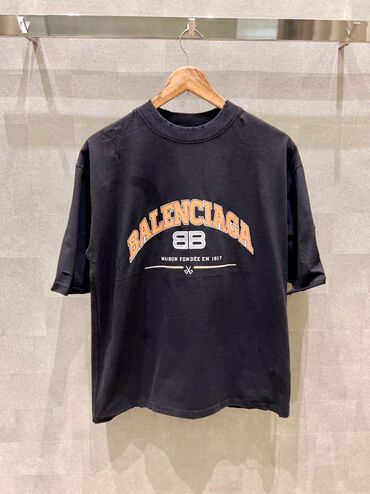 черная мужская футболка без рисунка: Футболка One size, түсү - Кара