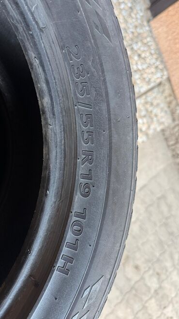 фура рено т: Комплект из четырех автомобильных шин с типоразмером 235/55R19