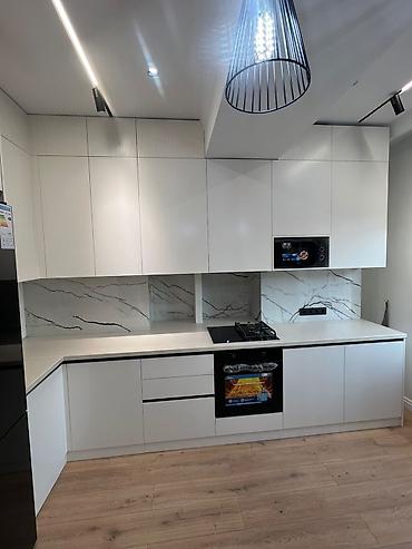silver kitchen: Кухни на заказ - Индивидуальные проекты под размер помещения — 10