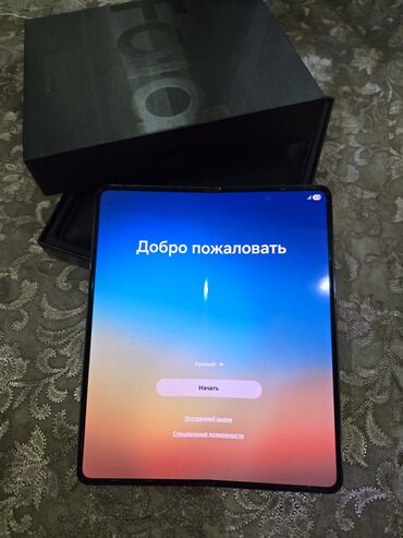 Digər mobil telefonlar: Bu, qatlana bilən ekrana malik, müasir dizaynlı, qara rəngli lalafo.az -da Digər mobil telefonlar: Bu, qatlana bilən ekrana malik, müasir dizaynlı, qara rəngli