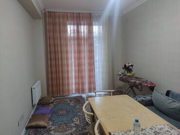 Uzunmüddətli kirayə mənzillər: Yasamalda midada 9 mertebeli binanın 1-ci mərtəbəsində yerləşən ümumi — 11