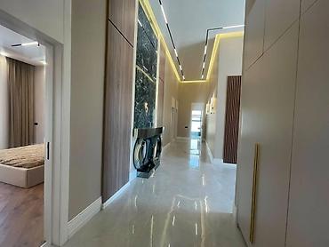 Həyət evləri və villaların satışı: Satılır 5 otaqlı həyət evi/bağ evi 270 m², Mərdəkan q. Kateqoriya — 7