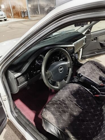 Daewoo: Daewoo Nexia: 2009 г., 1.6 л, Механика, Бензин, Седан