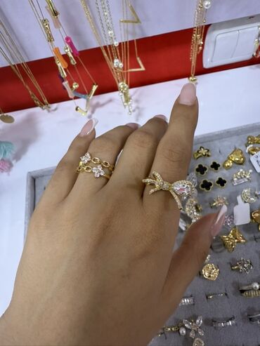 Bijuteriya dəstləri: Qadın bəzək aksesuarları – geniş seçim Məhsullar: - Qızılı tonlarda — 131