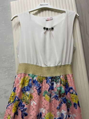 yay koynekleri: Brend: Berra Model: Uzun qadın donu - Üst hissə: ağ, qolsuz, yumru