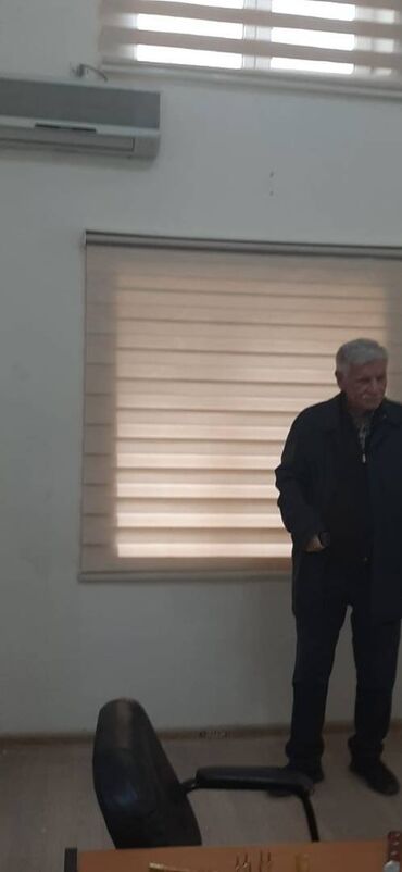 Ofislər: Nərimanov metrosuna yaxın 9 mərtəbəli binanın 1-ci mərtəbəsində — 6