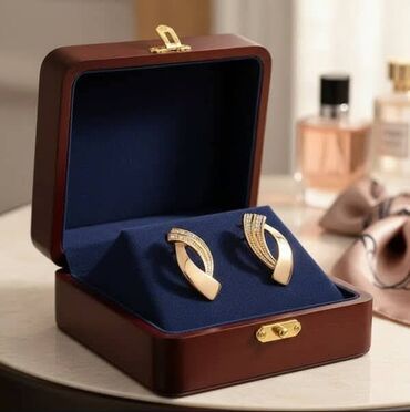 Minđuše: 💫 minđuše – set od dva para - Dizajn: - Par 1: Elegantne minđuše sa — 24