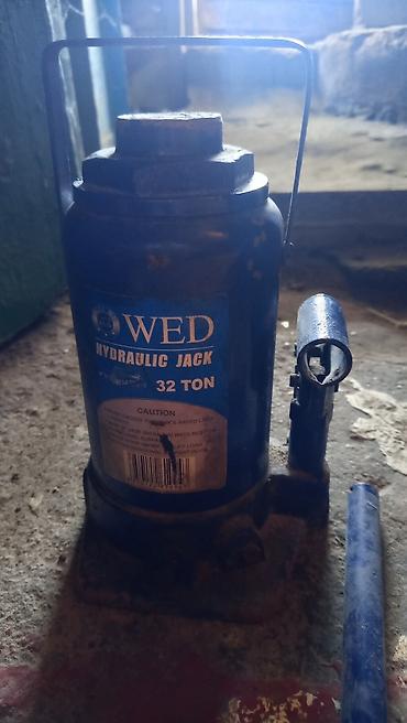 generator 8 kva: OWED Hydraulic Jack – 32 ton Məhsul təsviri: - Tip: Şüşə tipli — 3