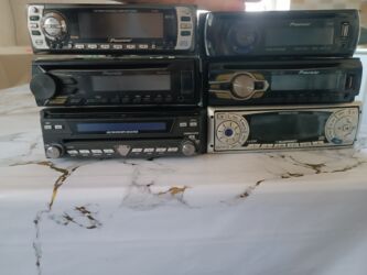 продаю в связи с переездом: Продам магнитолы в хорошем состояний все рабочие срочно