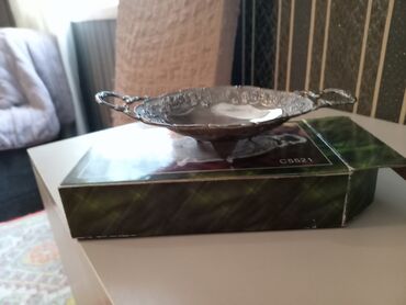 Digər ev dekoru: Dekorativ əşyalar dəsti - İtlə kompozisiyalı masa saatı: Qara-bürünc — 24