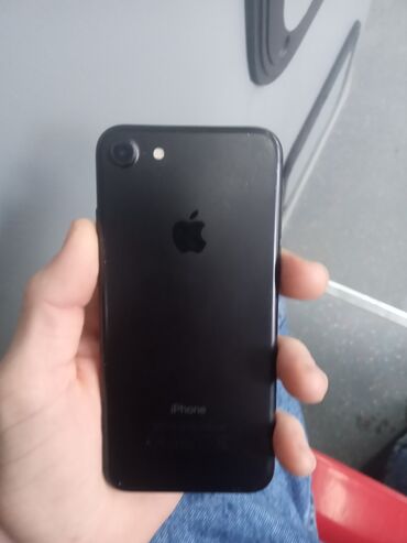 Apple iPhone: IPhone 7, 32 GB, Jet Black, Barmaq izi