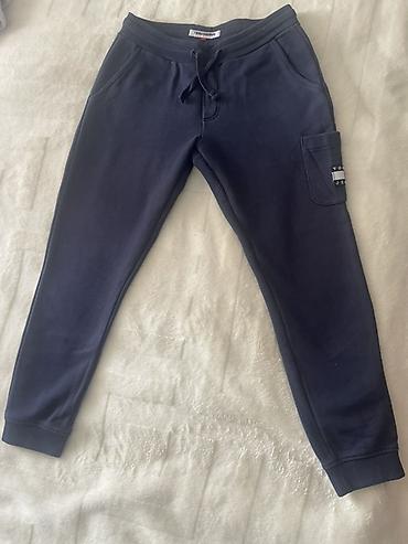jogger şalvar: Tommy Jeans kişi idman şalvarı - Rəng: tünd göy/navy - Model: jogger — 3