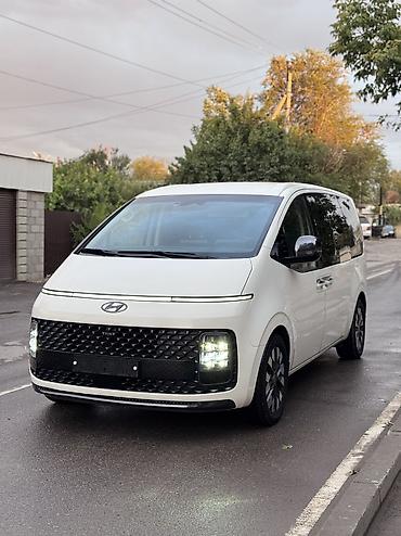 хендэ стария: Hyundai Staria: 2023 г., 3.5 л, Автомат, Газ, Минивэн — 4