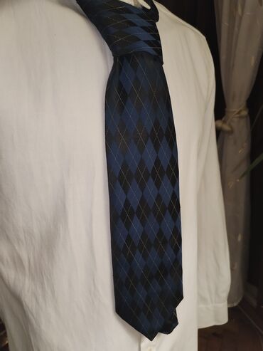 Muška odeća: C&a muska kravata
Poliester kao nova