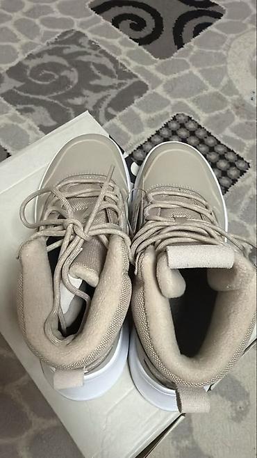 stan smith: Кроссовки adidas средней высоты в светло-бежевом цвете. Размер 37 — 4