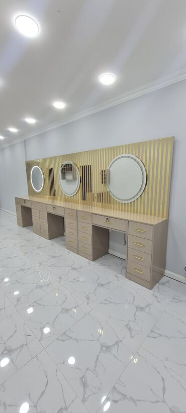 Salon masaları: Yeni, Makiyaj üçün masa, Güzgülü — 2