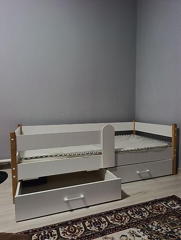 bunk bed: Детская кровать с бортиками и выдвижными ящиками - Размер спального — 3