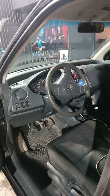 Suzuki: Suzuki Swift: 2006 г., 1.3 л, Механика, Бензин, Хэтчбэк