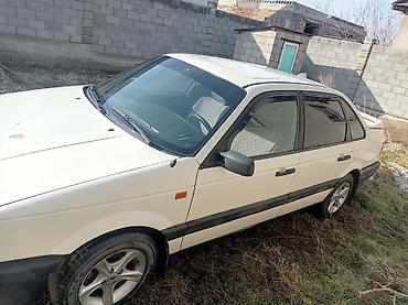Volkswagen: Volkswagen Passat: 1990 г., Седан — 4