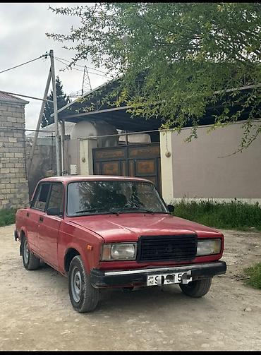 VAZ (LADA): VAZ 2107 sedan - Kuzov: 4 qapılı sedan, qırmızı rəng - Mühərrik — 2