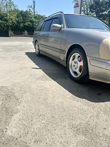 c220 cdi: Mercedes-Benz E 220: 2.2 l | Universal — 7