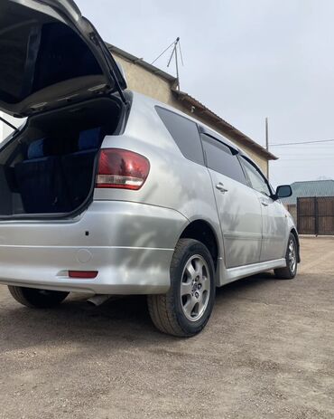 Toyota: Toyota Ipsum: 2002 г., 2.4 л, Автомат, Бензин, Минивэн — 7