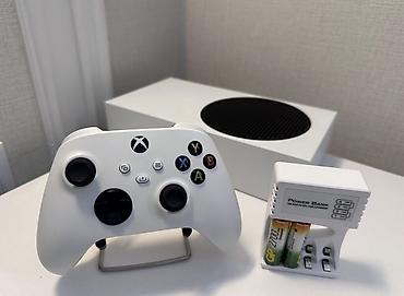 скупка nintendo switch: Игровая консоль Xbox Series S (белая) с беспроводным геймпадом — 1