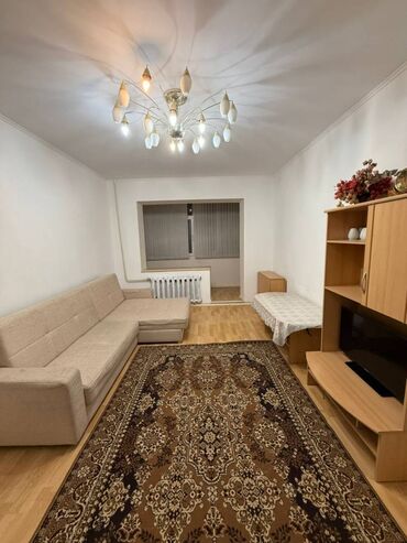 доброй плаза: 3 бөлмө, 70 кв. м, 106-серия, 1 кабат, Евроремонт