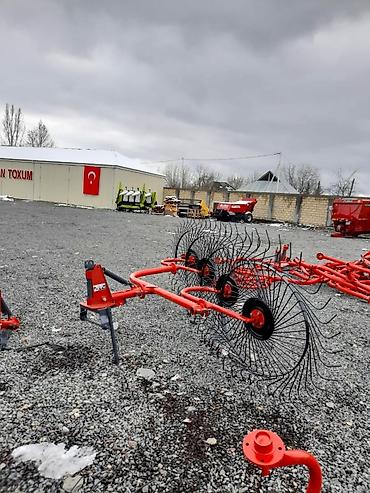 kotanlar traktor: Ot dırmığı. 4 qanadlı. flanşlı keçmə.Türkiyənin çox keyfiyyətli — 4