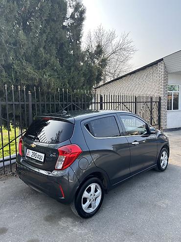 Chevrolet: Chevrolet Spark: 2017 г., 1 л, Бензин, Хэтчбэк — 3