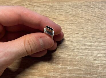 Adapterlər: Adapter Apple, 5 Vt, Yeni — 19